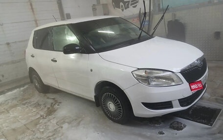 Skoda Fabia II, 2013 год, 260 000 рублей, 1 фотография