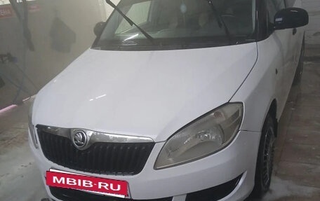 Skoda Fabia II, 2013 год, 260 000 рублей, 2 фотография