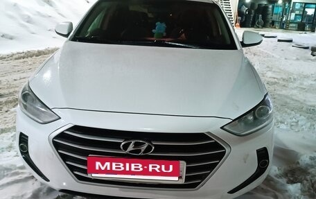 Hyundai Elantra VI рестайлинг, 2018 год, 1 300 000 рублей, 4 фотография