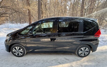 Honda Freed II, 2019 год, 1 450 000 рублей, 10 фотография