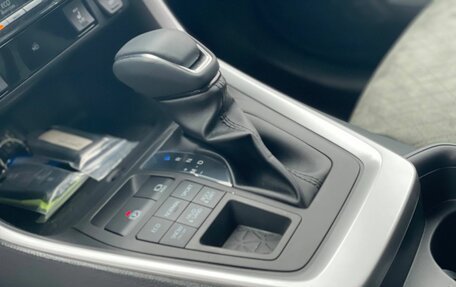 Toyota RAV4, 2025 год, 4 100 000 рублей, 10 фотография