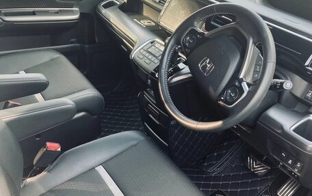 Honda Stepwgn IV, 2019 год, 2 780 000 рублей, 12 фотография