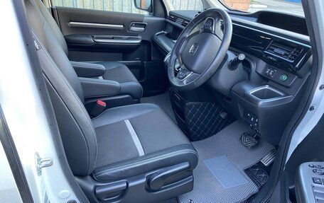 Honda Stepwgn IV, 2019 год, 2 780 000 рублей, 13 фотография