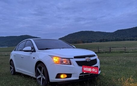 Chevrolet Cruze II, 2011 год, 700 000 рублей, 4 фотография