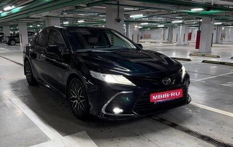 Toyota Camry, 2022 год, 3 390 000 рублей, 2 фотография