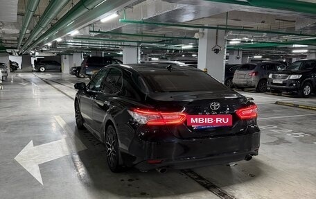 Toyota Camry, 2022 год, 3 390 000 рублей, 5 фотография