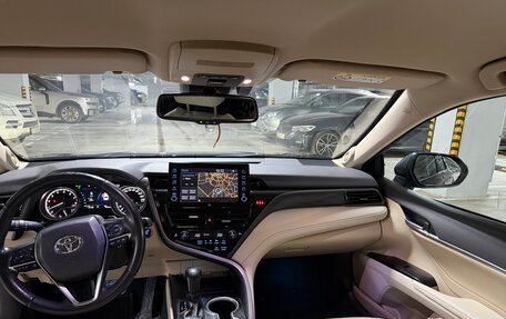 Toyota Camry, 2022 год, 3 390 000 рублей, 9 фотография