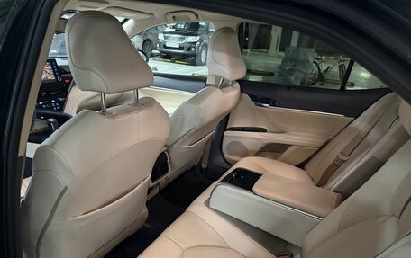 Toyota Camry, 2022 год, 3 390 000 рублей, 8 фотография