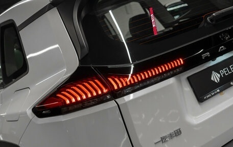 Toyota RAV4, 2025 год, 5 000 000 рублей, 24 фотография