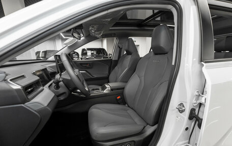 Toyota RAV4, 2025 год, 4 900 000 рублей, 9 фотография