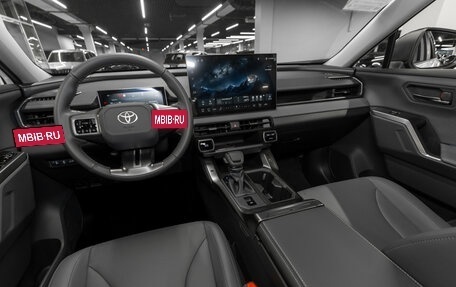 Toyota RAV4, 2025 год, 4 900 000 рублей, 7 фотография