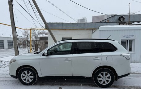 Mitsubishi Outlander III рестайлинг 3, 2013 год, 1 350 000 рублей, 2 фотография