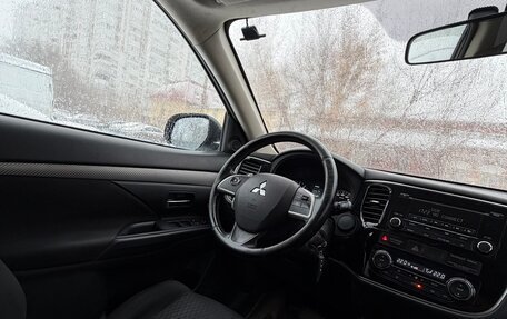 Mitsubishi Outlander III рестайлинг 3, 2013 год, 1 350 000 рублей, 8 фотография