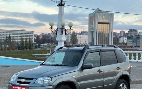 Chevrolet Niva I рестайлинг, 2012 год, 560 000 рублей, 2 фотография