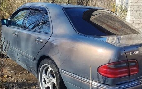 Mercedes-Benz E-Класс, 1998 год, 385 000 рублей, 5 фотография