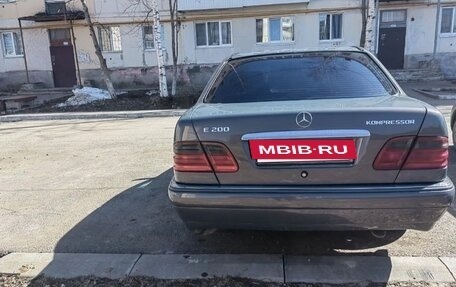Mercedes-Benz E-Класс, 1998 год, 385 000 рублей, 4 фотография