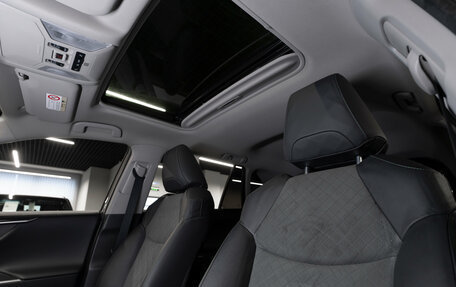 Toyota RAV4, 2022 год, 3 780 000 рублей, 10 фотография