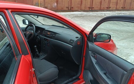 Toyota Corolla, 2004 год, 650 000 рублей, 3 фотография