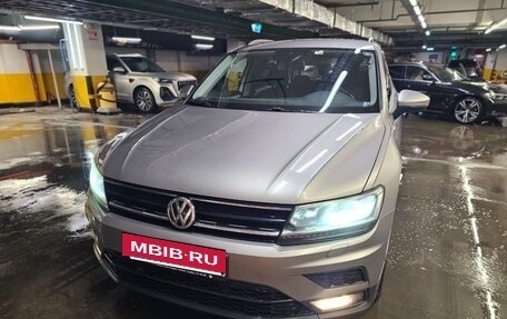 Volkswagen Tiguan II, 2020 год, 2 450 000 рублей, 2 фотография