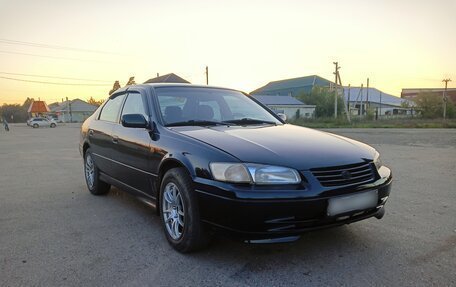 Toyota Camry, 1998 год, 465 000 рублей, 2 фотография