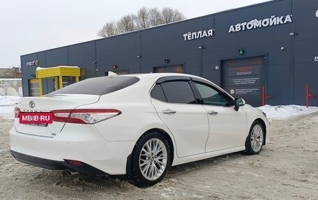 Toyota Camry, 2018 год, 2 300 000 рублей, 3 фотография