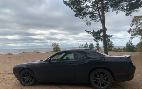 Dodge Challenger III рестайлинг 2, 2018 год, 3 700 000 рублей, 15 фотография