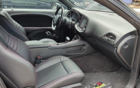 Dodge Challenger III рестайлинг 2, 2018 год, 3 700 000 рублей, 10 фотография