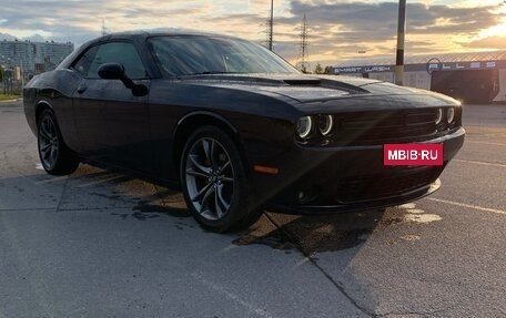 Dodge Challenger III рестайлинг 2, 2018 год, 3 700 000 рублей, 7 фотография