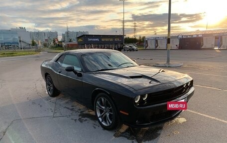 Dodge Challenger III рестайлинг 2, 2018 год, 3 700 000 рублей, 8 фотография