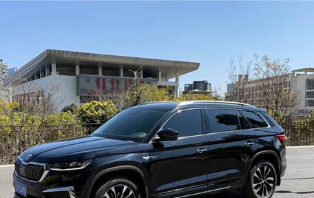 Skoda Kodiaq I, 2025 год, 3 904 000 рублей, 3 фотография