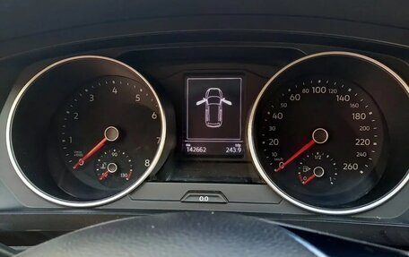 Volkswagen Tiguan II, 2018 год, 1 900 000 рублей, 1 фотография