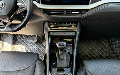 Skoda Kodiaq I, 2025 год, 3 904 000 рублей, 13 фотография