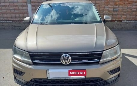 Volkswagen Tiguan II, 2018 год, 1 900 000 рублей, 4 фотография