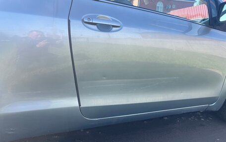 Toyota Yaris III рестайлинг, 2007 год, 720 000 рублей, 5 фотография