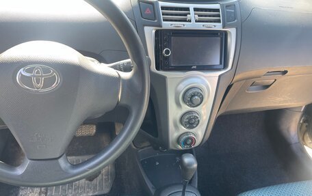 Toyota Yaris III рестайлинг, 2007 год, 720 000 рублей, 8 фотография