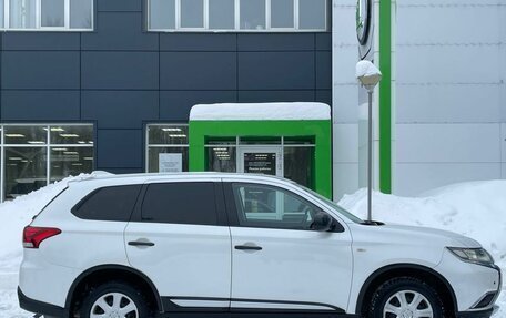 Mitsubishi Outlander III рестайлинг 3, 2018 год, 1 951 000 рублей, 4 фотография