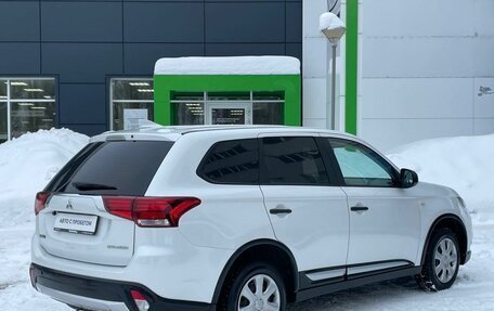 Mitsubishi Outlander III рестайлинг 3, 2018 год, 1 951 000 рублей, 5 фотография