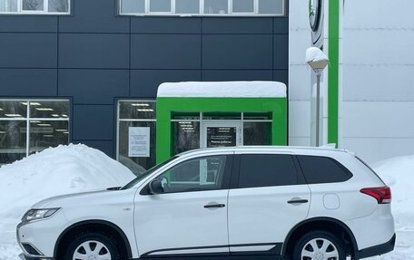 Mitsubishi Outlander III рестайлинг 3, 2018 год, 1 951 000 рублей, 8 фотография