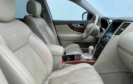 Infiniti QX70, 2013 год, 2 370 000 рублей, 10 фотография