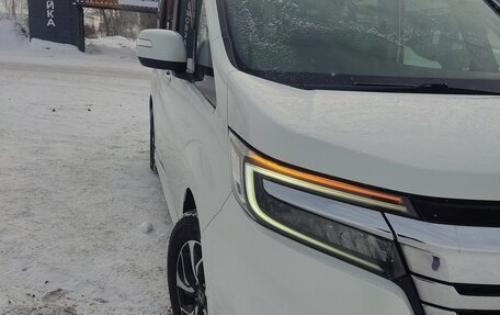 Honda Stepwgn IV, 2019 год, 2 480 000 рублей, 2 фотография