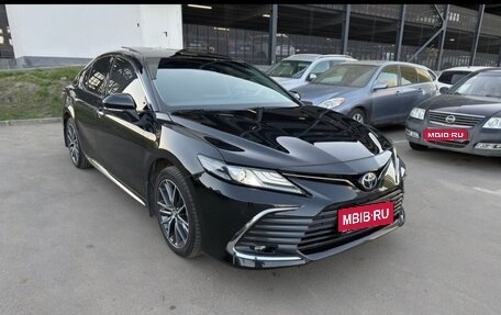 Toyota Camry, 2023 год, 3 649 000 рублей, 1 фотография