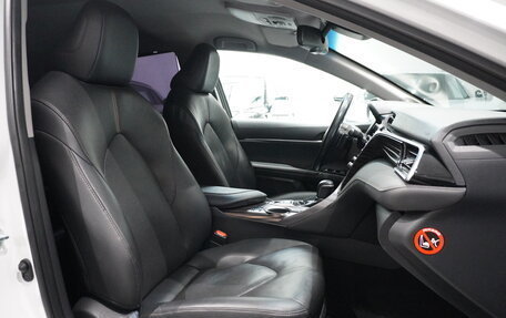 Toyota Camry, 2019 год, 2 970 000 рублей, 11 фотография