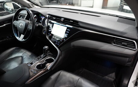 Toyota Camry, 2019 год, 2 970 000 рублей, 12 фотография