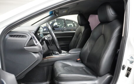 Toyota Camry, 2019 год, 2 970 000 рублей, 8 фотография