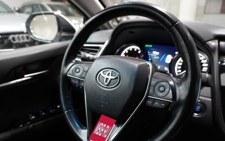 Toyota Camry, 2019 год, 2 970 000 рублей, 15 фотография