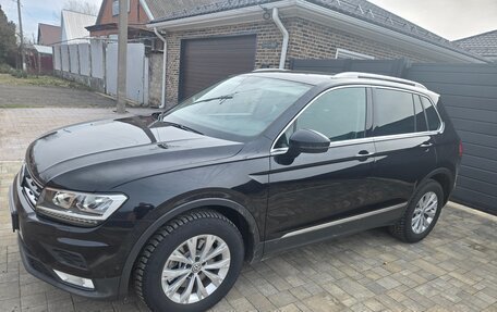 Volkswagen Tiguan II, 2017 год, 3 200 000 рублей, 2 фотография