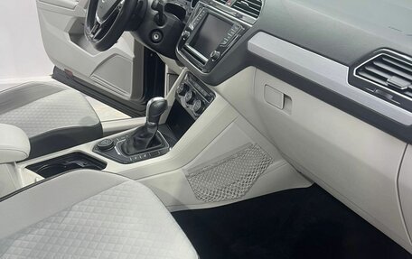 Volkswagen Tiguan II, 2017 год, 3 200 000 рублей, 13 фотография