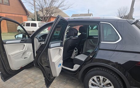 Volkswagen Tiguan II, 2017 год, 3 200 000 рублей, 8 фотография