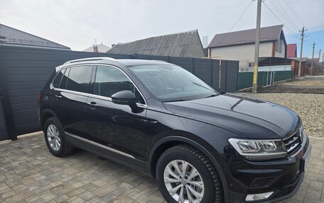 Volkswagen Tiguan II, 2017 год, 3 200 000 рублей, 3 фотография