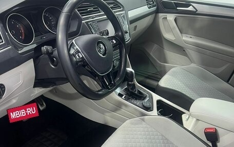 Volkswagen Tiguan II, 2017 год, 3 200 000 рублей, 12 фотография